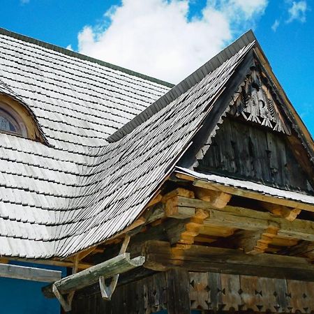 Iz De Maramures Rural Hotel (Adults Only) Surdesti  المظهر الخارجي الصورة