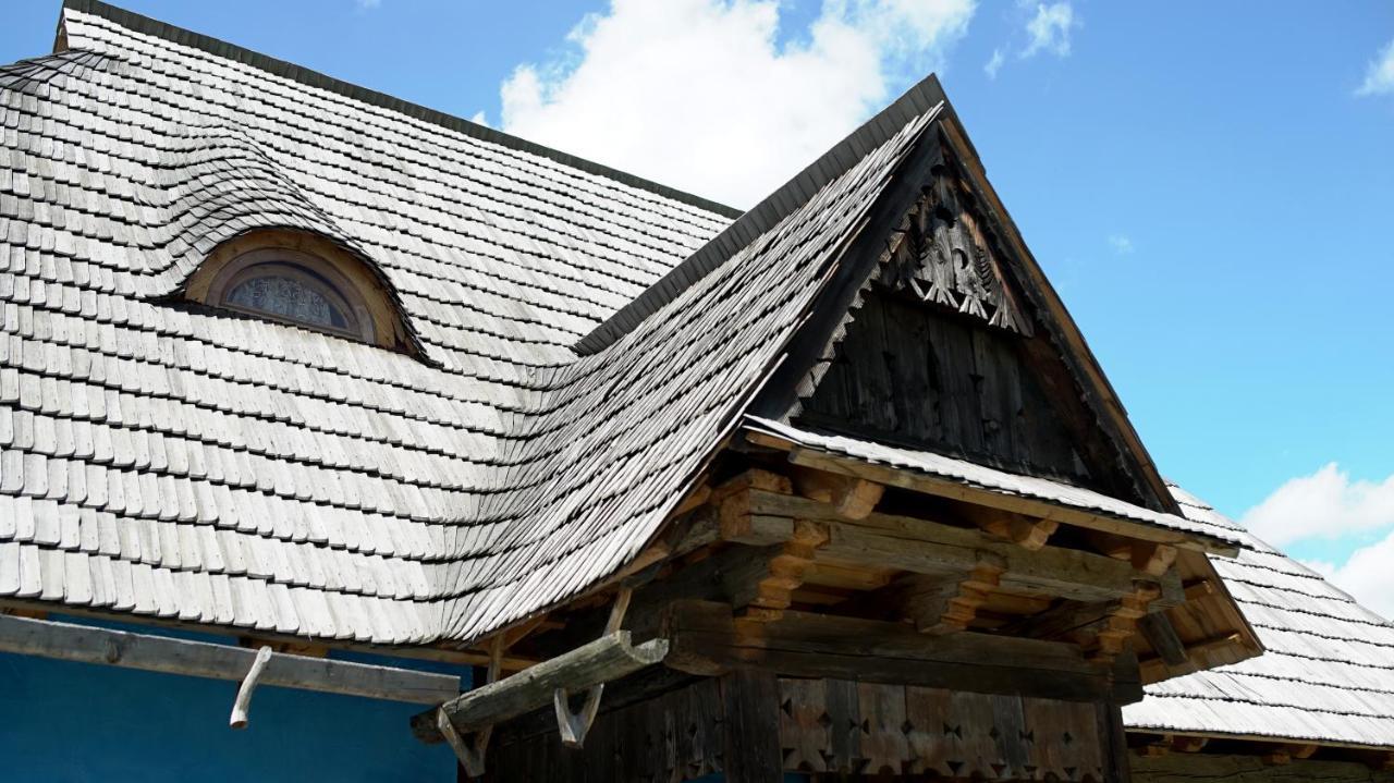 Iz De Maramures Rural Hotel (Adults Only) Surdesti  المظهر الخارجي الصورة