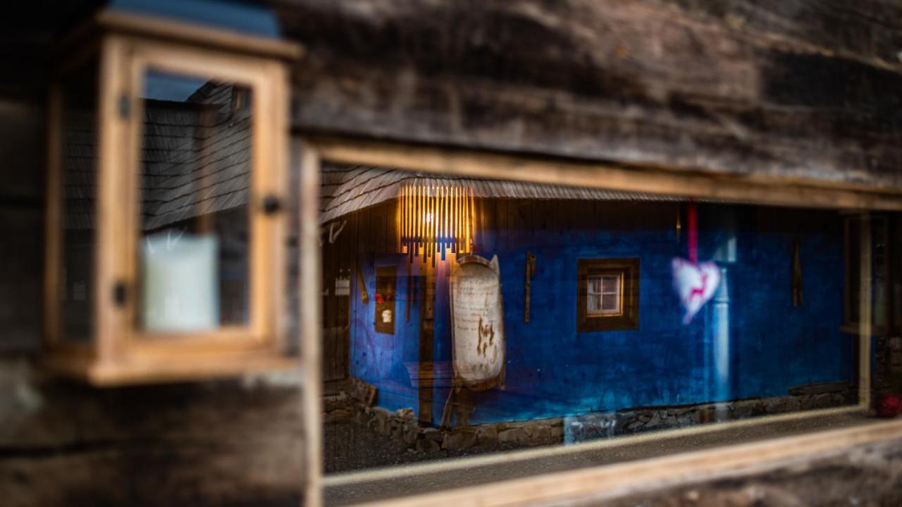 Iz De Maramures Rural Hotel (Adults Only) Surdesti  المظهر الخارجي الصورة