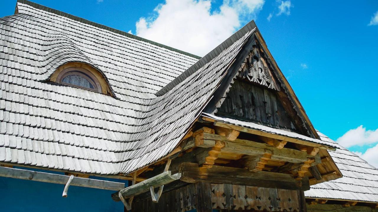 Iz De Maramures Rural Hotel (Adults Only) Surdesti  المظهر الخارجي الصورة
